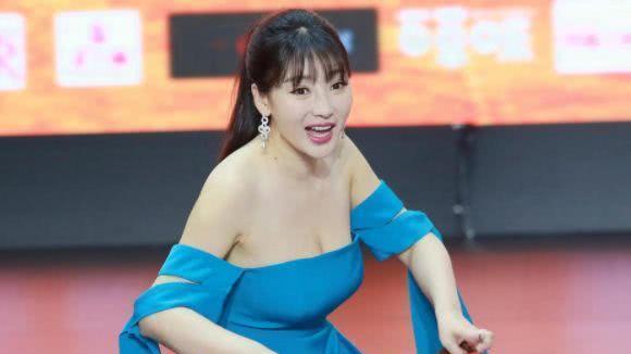 倪妮|41岁柳岩为何无人敢追？当看到她深蹲的那刻起，网友：换我也不敢