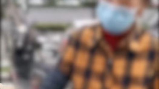 浙江嘉兴：男子买四个烤红薯，摊贩大妈说4斤重收35元，回家一过秤只有2.5斤！