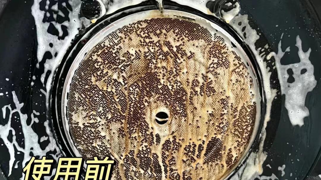 不管油烟机多脏，不用拆卸！老保洁教你妙招，油污哗哗往下掉