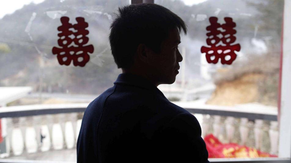 31岁小伙婚后不久遭遇巨变，全身长满坚硬“盔甲”，怎么回事？