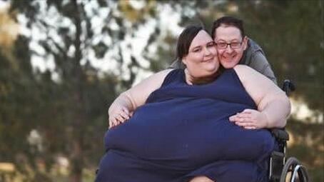 美国女子体重1450斤被富豪看上, 生下两子身体健康, 梦想是达到1吨