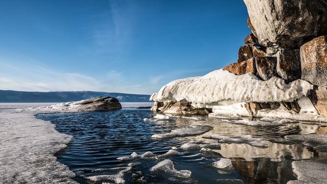 贝加尔湖距海洋2千公里，淡水资源占全球20%，为何却有海洋生物？