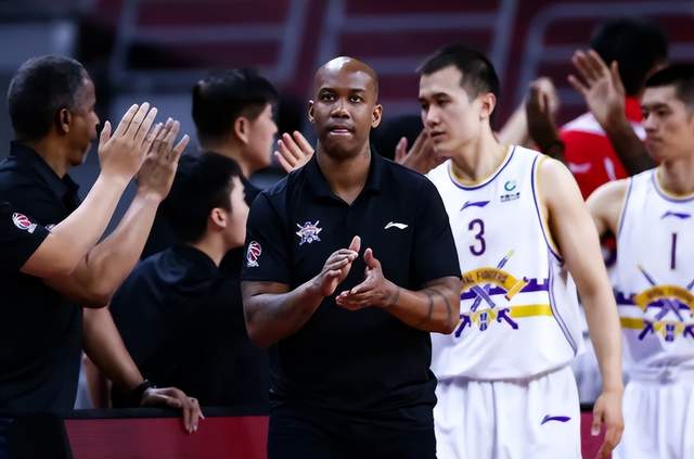 刘晓宇加盟北控，北京首钢用李慕豪换周琦，广东宏远酝酿大交易