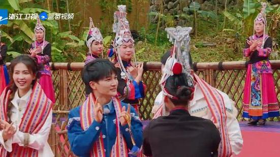 周深|奔跑吧十：周深遭队友拉踩，身高再次被嘲，凭实力打脸群嘲观众！