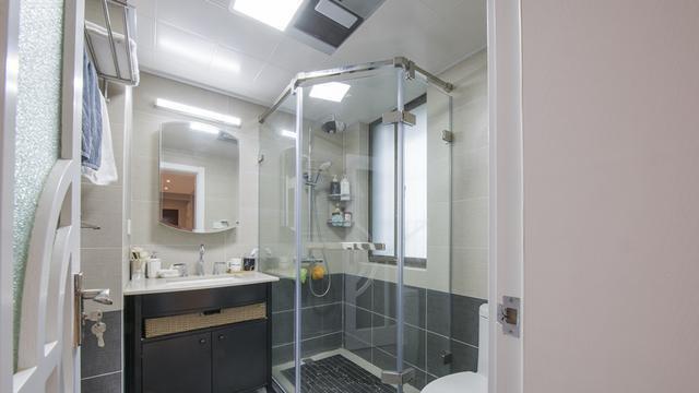 不顾家人反对，老婆坚持用黑白灰装修，看到效果，朋友说我赚了