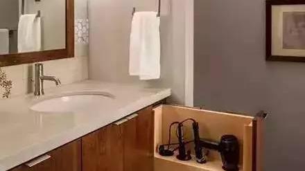 上厕所的地方太小？还要洗澡，如何解决收纳问题？