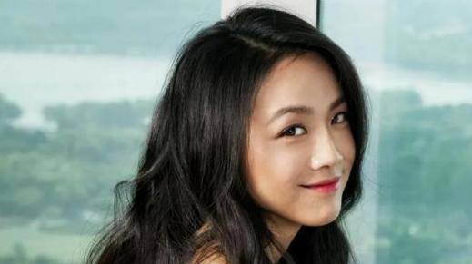 汤唯|40多岁的汤唯气质依然不减，美得很洒脱