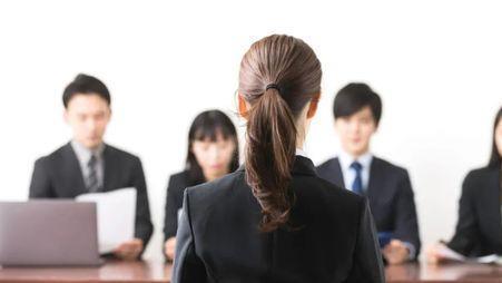 迪拜|高才生的困境：985院校女硕士求职被拒，从天才沦为废物是谁的错？