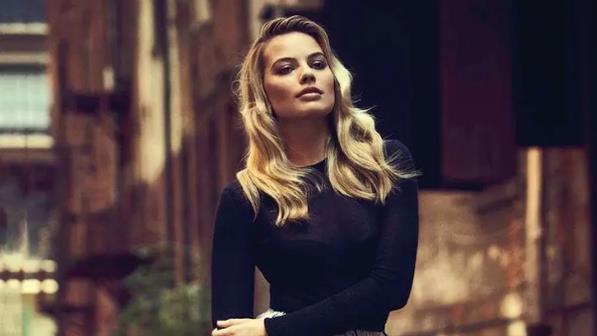 加勒比海盗|这是德普要回归？玛格特罗比承认，她不会再主演《加勒比海盗》