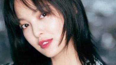 陈伟霆|有种“嫉妒”叫辛芷蕾和陈伟霆，只是拍杂志而已，教真般“热吻”。