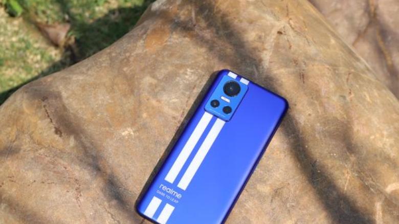 芯片|5nm强芯+独显芯片+12GB=2799，150W快充才是亮点，真香旗舰