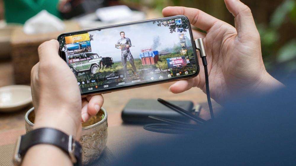 电池|手机到底关机充电好还是开机充电好？