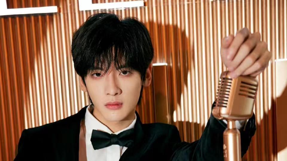 翟潇闻|陈哲远翟潇闻被业内看成“待火小生”，从他们的表现看，确实如此