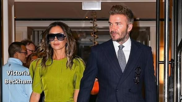 小贝|小贝儿子赴万圣派对！穿铠甲与妮可拉秀恩爱，不顾司机车内热吻