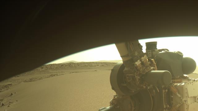 美国宇航局毅力号火星探测器成功收集了两份火星表土样本