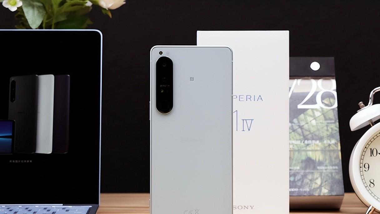 索尼Xperia|索尼就是豪横，6000mAh+4K分辨率，迎来16G+1024G大存储