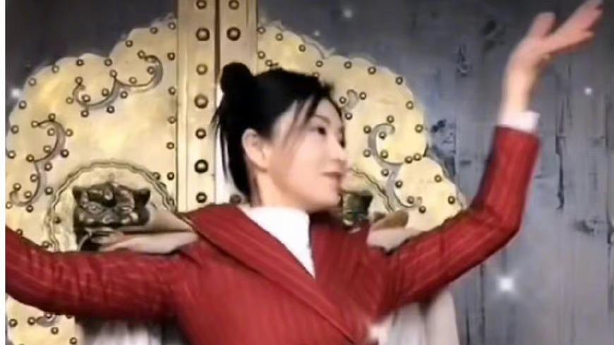 姐姐|笑不活了！有谁还不知道眉姐姐有一堆丑衣服~