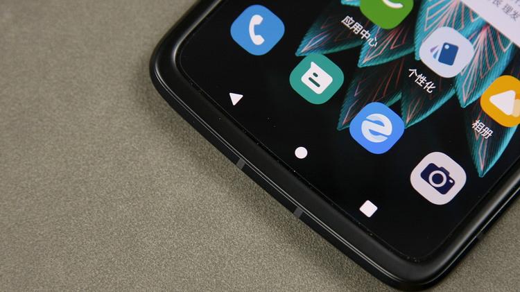 |moto razr 2022评测：“小而美”的翻盖折叠旗舰