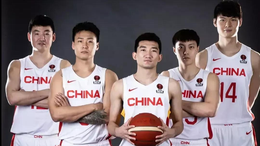 中国男篮|男篮亚洲杯，让人迷茫，各队都是在同一环境里比赛，感冒有病的为啥都是中国男篮