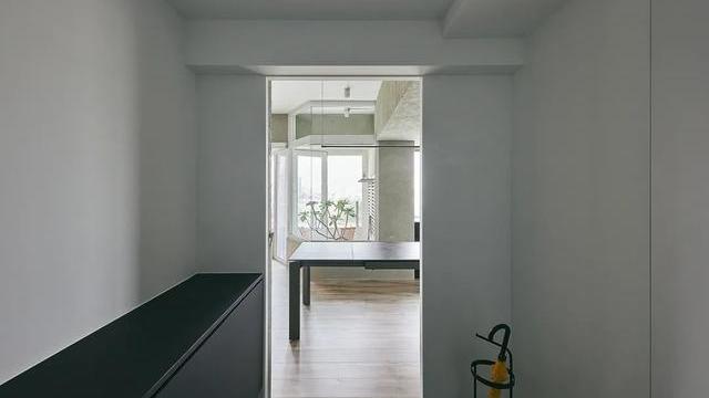 她家76㎡，一入户就把我迷住了，装修简约治愈，处处流露着高级感