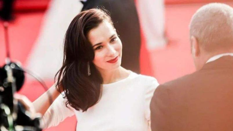 卢靖姗|卢靖姗堪称百变女星，可A可魅的她实力不容小觑，因优秀惊艳众人