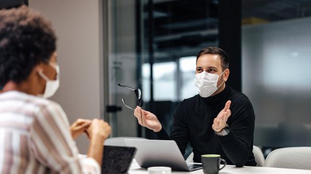 |职场中，我们经常会遇到同事有了成绩之后找你炫耀