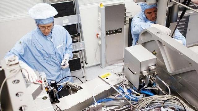 台式电脑|国产中低端芯片已量产，外国芯片囤积过多，反求中国购买损失惨重