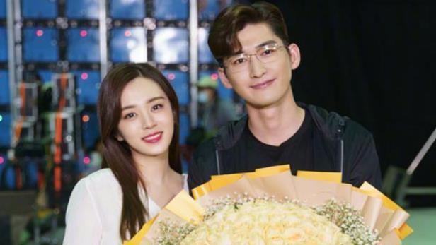 小程序|张翰新剧手碰王晓晨胸部，被疑职场骚扰，评分低至2.2