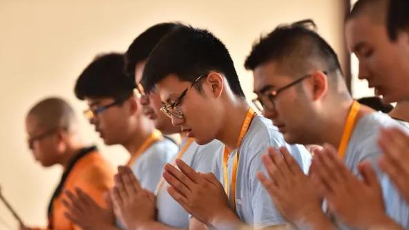 大学生|各地不少寺院公开招聘，月薪大约1万还是双休，专科生也有机会