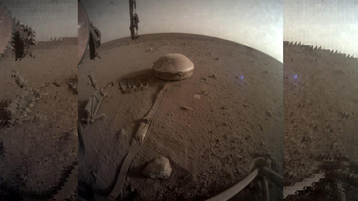NASA 的 InSight 探测器从火星发来告别