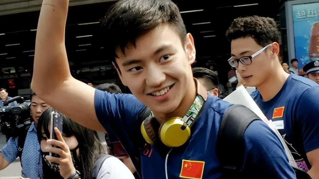 威廉姆斯|中国泳坛未来巨星！04年天才少年一鸣惊人，追平昔日亚洲纪录