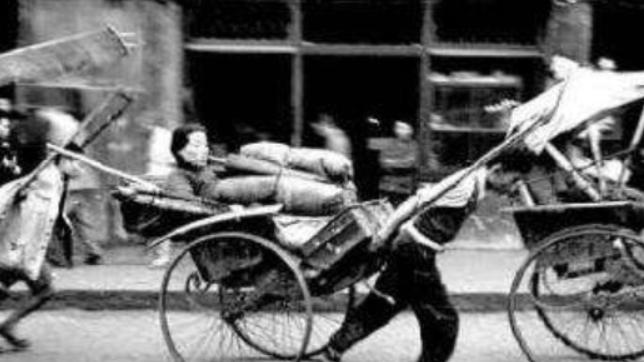 黄包车夫的悲惨命运：要么累死，要么饿死，几乎活不过40岁