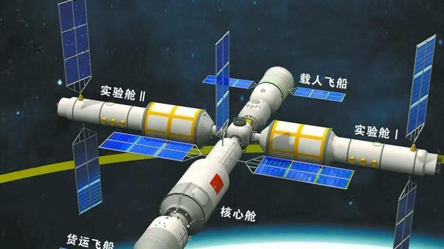 在太空6个月，宇航员如何洗澡、理发，回来时身上会臭吗？