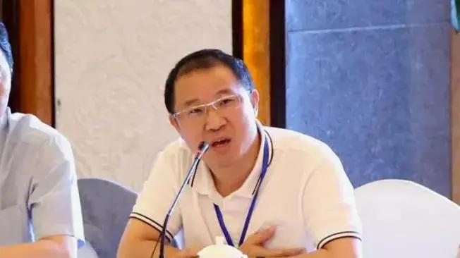 童蕾|富商周旭辉：44岁娶小12岁女星童蕾，获刑3年后，妻女怎么样了？