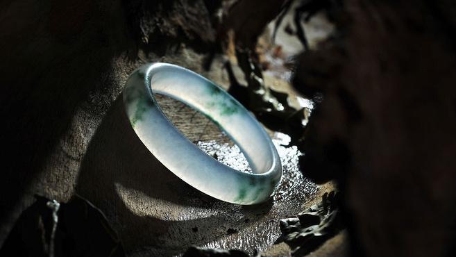 许多|一场无镯不成婚的金玉良缘