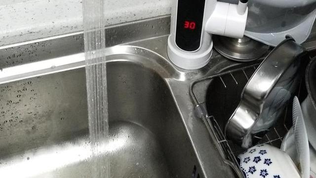 电热水龙头和小厨宝哪个好？两种制热水的小产品，使用体验大不同