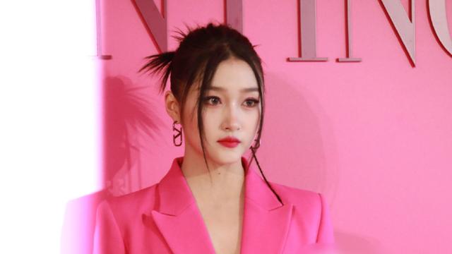 关晓彤 关晓彤，你扛住了芭比粉