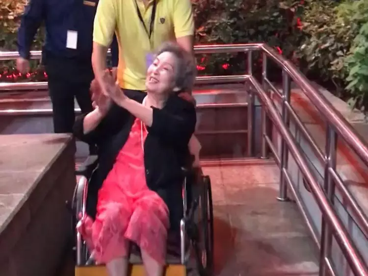 赵雅芝|老版《红楼梦》里演贾宝玉的母亲，91岁了依然很美，不比赵雅芝差