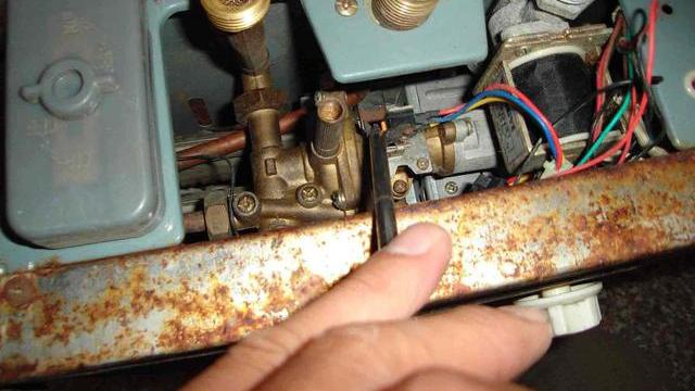 亲身经历：电热水器在这4个地方，是燃气热水器比不了的