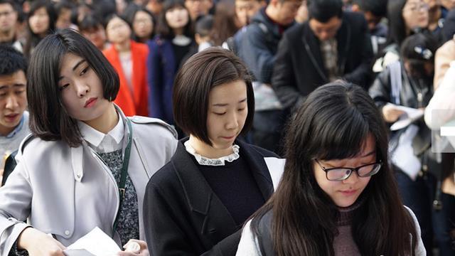 河南|将近20万人选择放弃河南公务员省考，引人深思，其实原因很真实