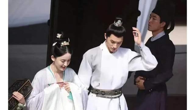 倪妮|曝演员倪妮疑似轧戏，拍戏途中离组拍电影，一心二用被吐槽不敬业