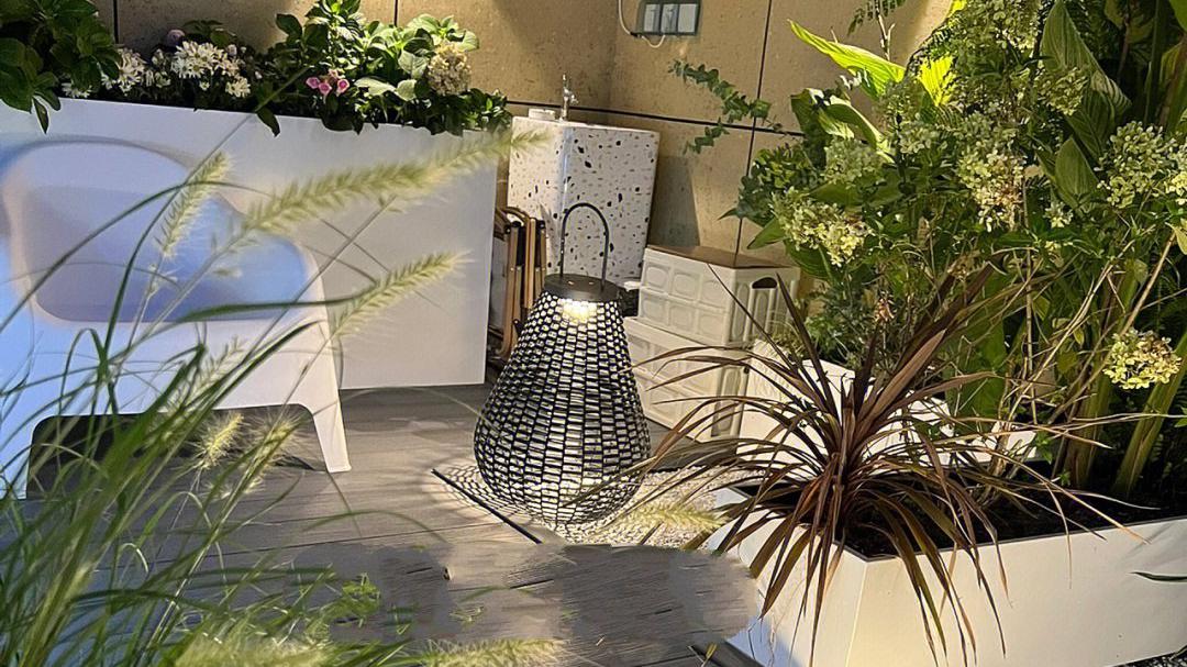 不顾反对，买了带80㎡露台的顶楼复式，打造成假日风露台空中花园