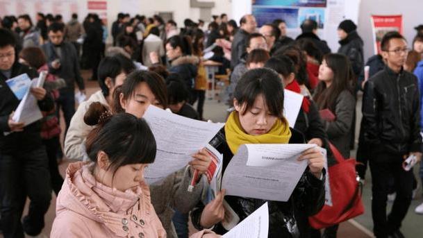 应届生|“应届生”身份有多重要？若学生不珍惜，未来或将面临这些难题！