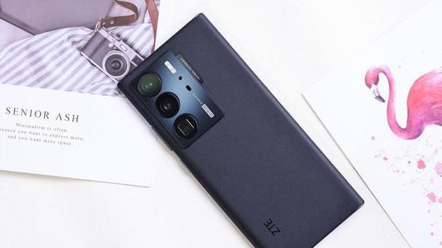 中兴|中兴不服输，16+1024GB新机上市，屏下镜头+6400万三主摄