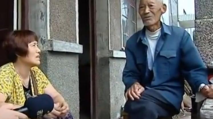 逼死丈夫弃子改嫁，32年后欲寻儿子，被公婆一家轰出大门。