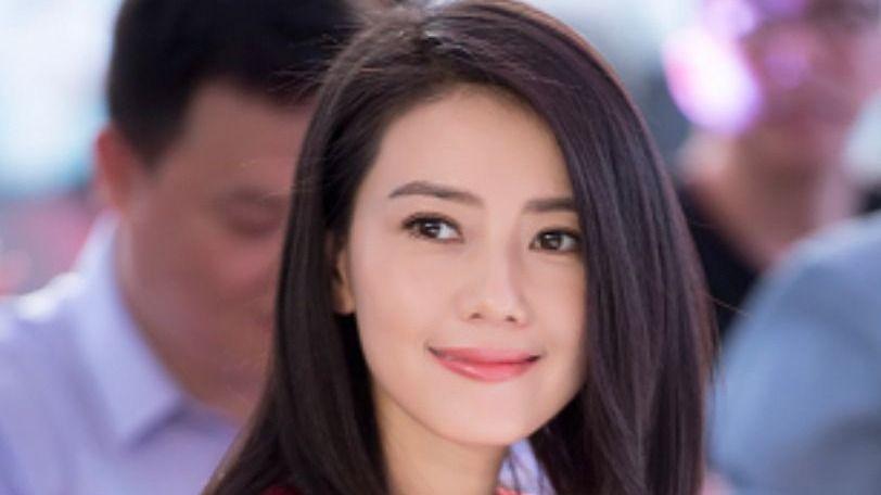 卷发 为什么有人一烫头发就会“显老”？这些留卷发关键点，懂的人太少