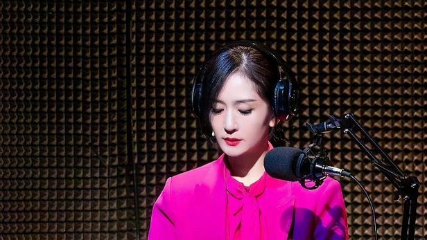 谢娜|谢娜：转型获业内认可，乌镇戏剧节发起人黄磊大赞“演技有定力”