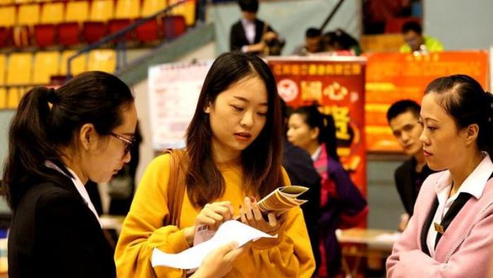 高校|为何“985、211”高校的毕业生，很少会考公，答案尴尬却是事实