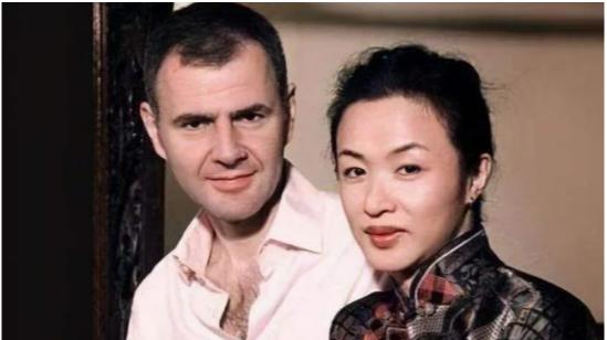 邓紫棋|金星把谈了三年男友约到酒店说：“我要和你分手，有个德国男人向我求婚！”