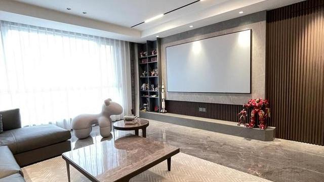 第三套房子装修，客厅采取了5不装，真的很实用，越住越舒服